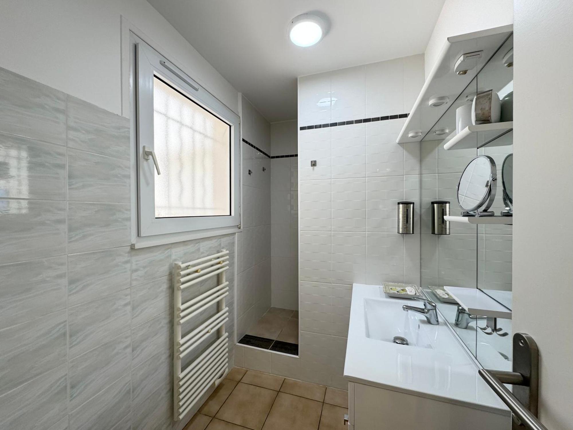 Appartement 1Ch Avec Terrasse Et Jardinet A 400M De La Plage Кавалер-сюр-Мер Экстерьер фото